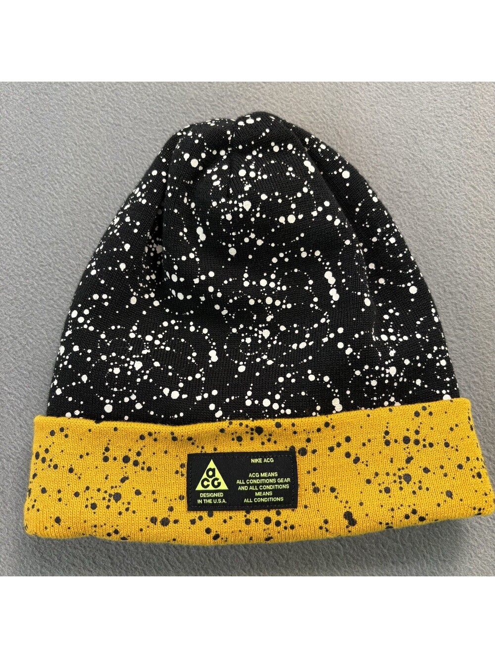 Nike ACG Paint Splatter Beanie Yellow Black Reversible Embroidered